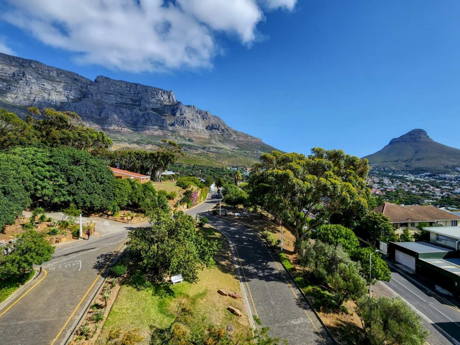 To Let 3 Bedroom Property for Rent in Vredehoek Western Cape